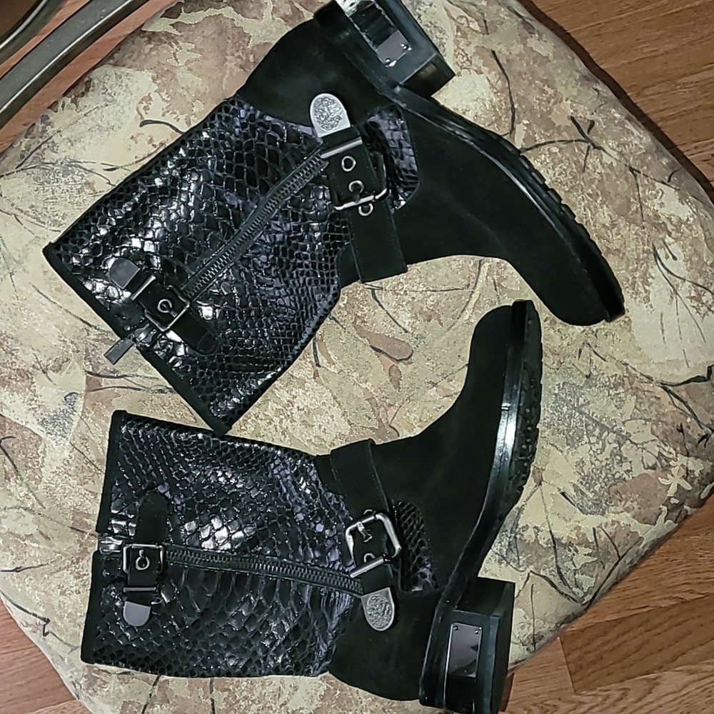 Vince Camuto black leather and suede boots. Size 5.5
